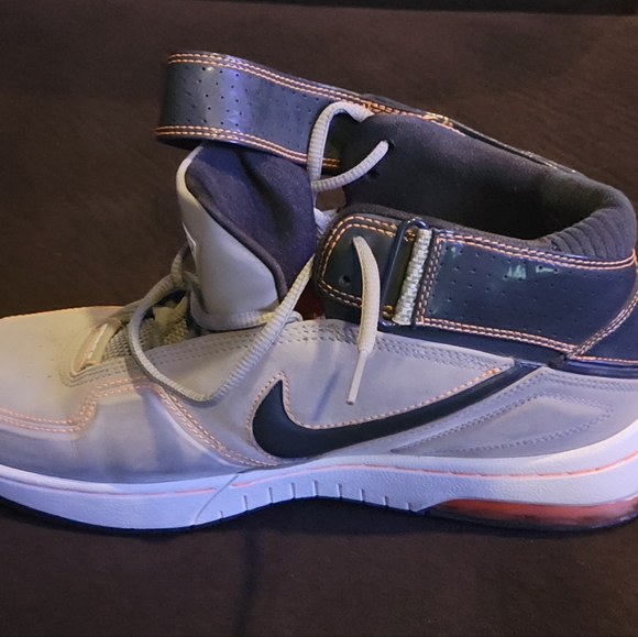 NIKE SPECIAL EDITION - RARE - Picture 7 of 9